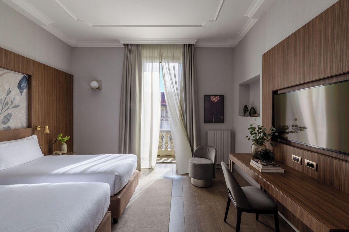 Deluxe Twin Room | Premium bedding, down comforters, minibar, in-room safe