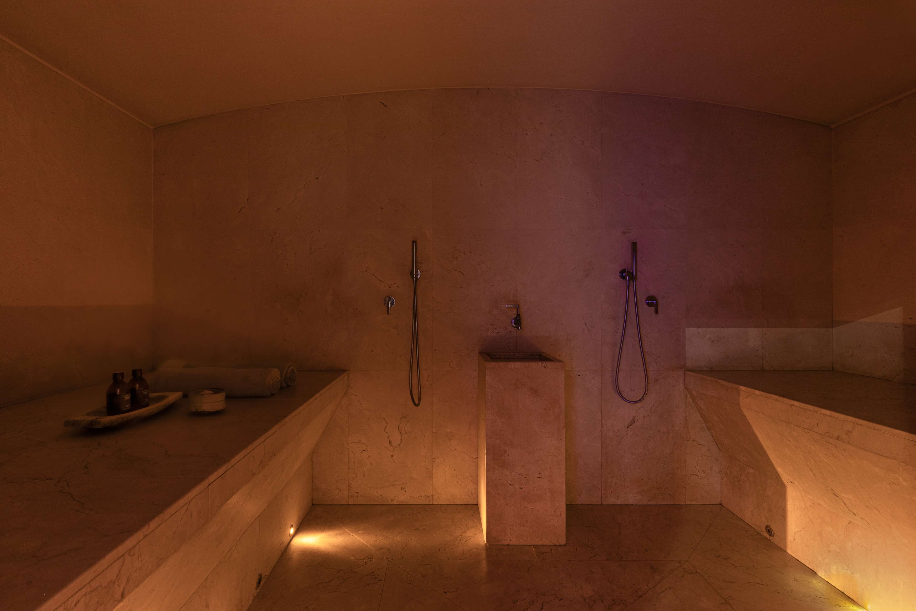 couples treatment room(s), sauna, steam room, turkish bath/hammam
