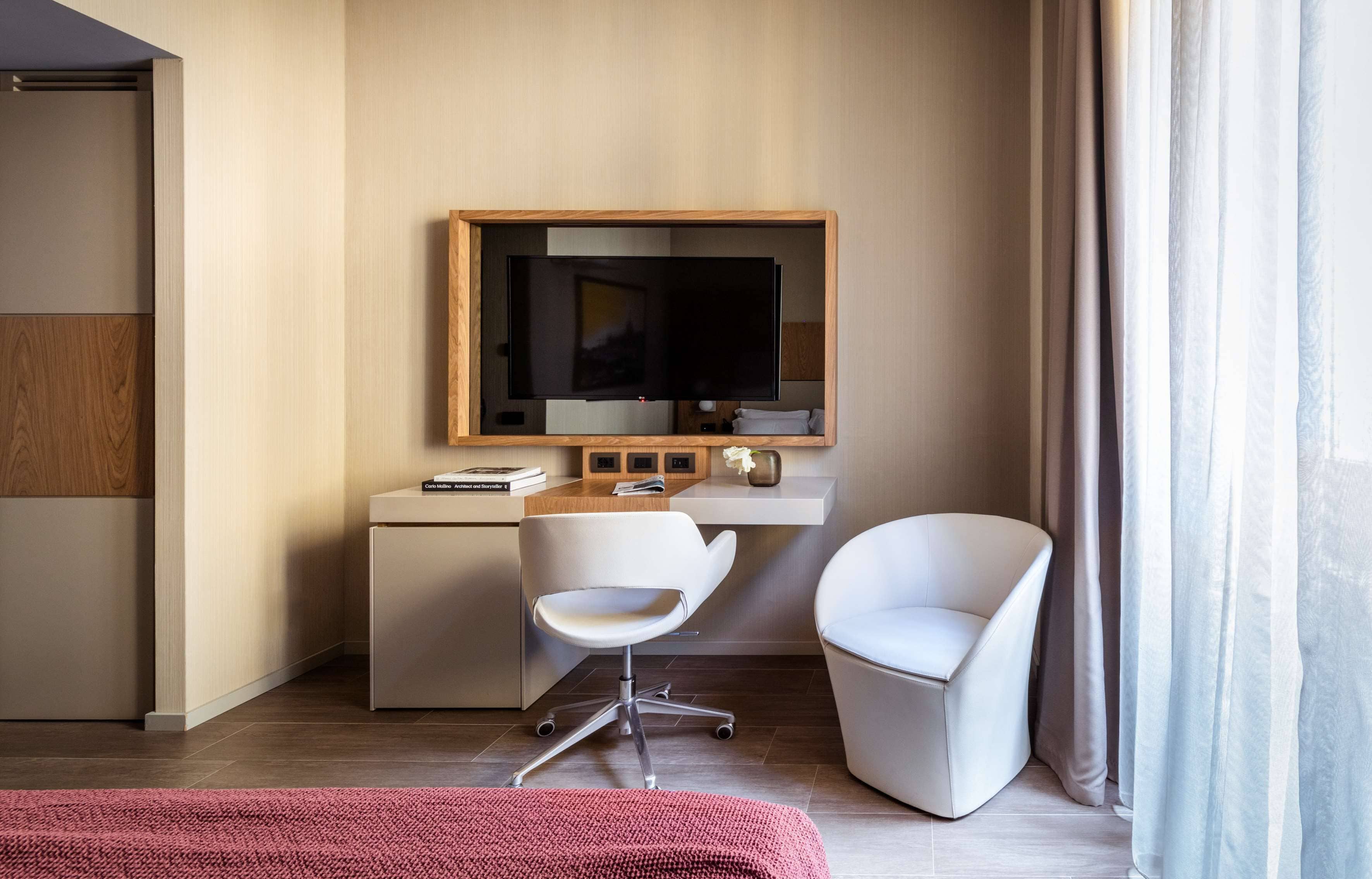 premium double room | 1 bedroom, premium bedding, down duvets, minibar