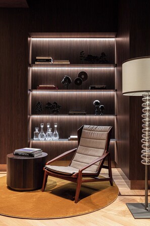 Lobby sitting area - Hotel Cristoforo Colombo – Preferred Hotels & Resorts (Milan)
