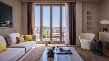 Suite Colombo SPA Access | Biancheria da letto di alta qualità, copriletto in piuma, minibar
