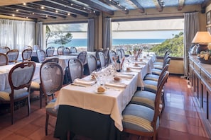 Breakfast, lunch, dinner served; Mediterranean cuisine, ocean views 