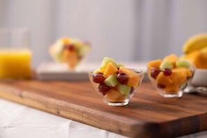 含每日吃到飽早餐