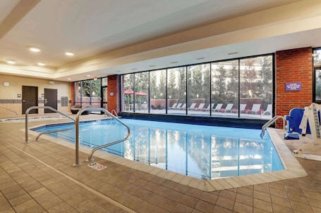Piscina interna, piscina externa