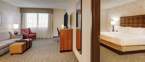 Pillowtop beds, desk, laptop workspace, blackout drapes