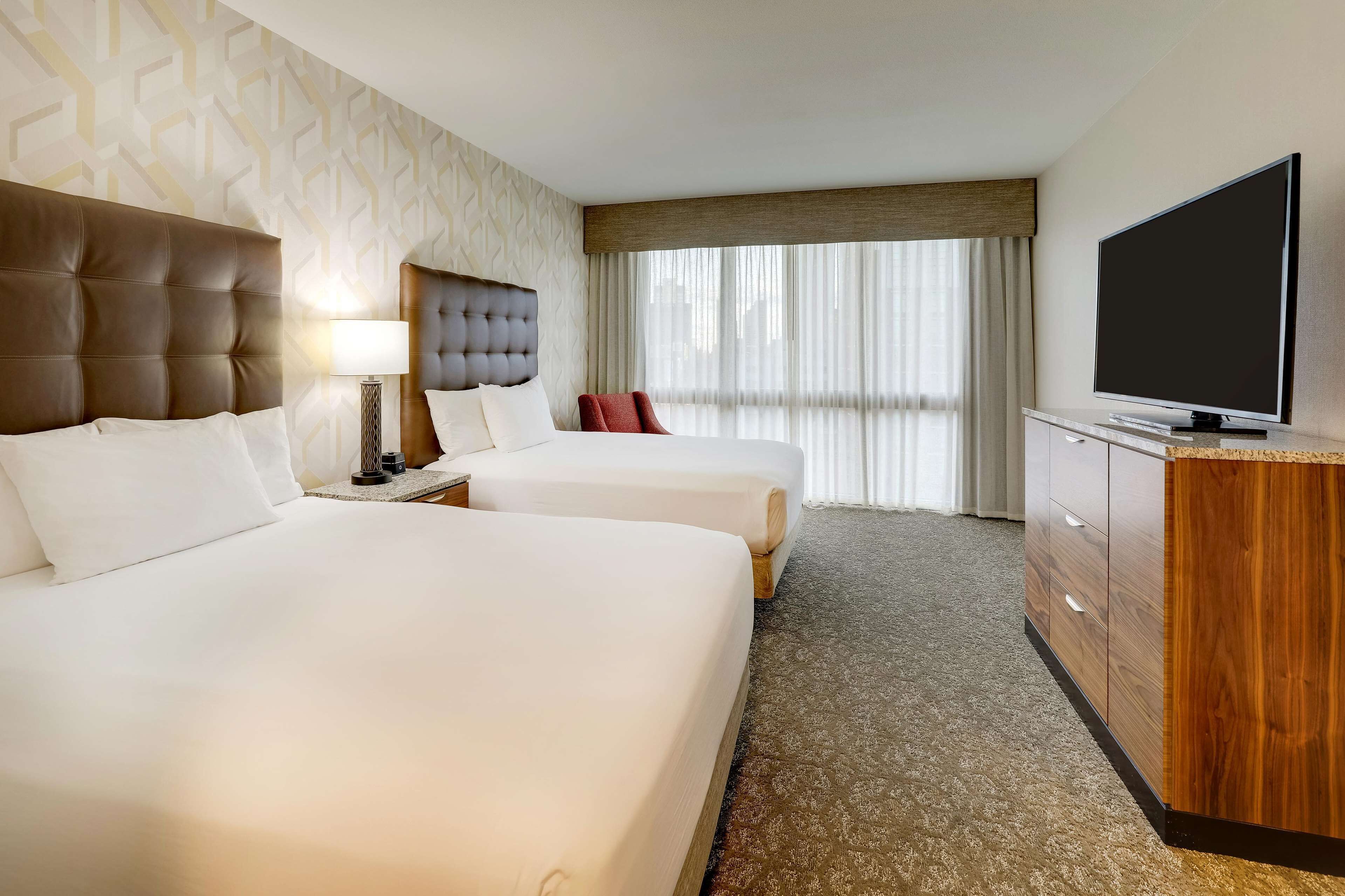 1 bedroom, pillow-top beds, desk, laptop workspace