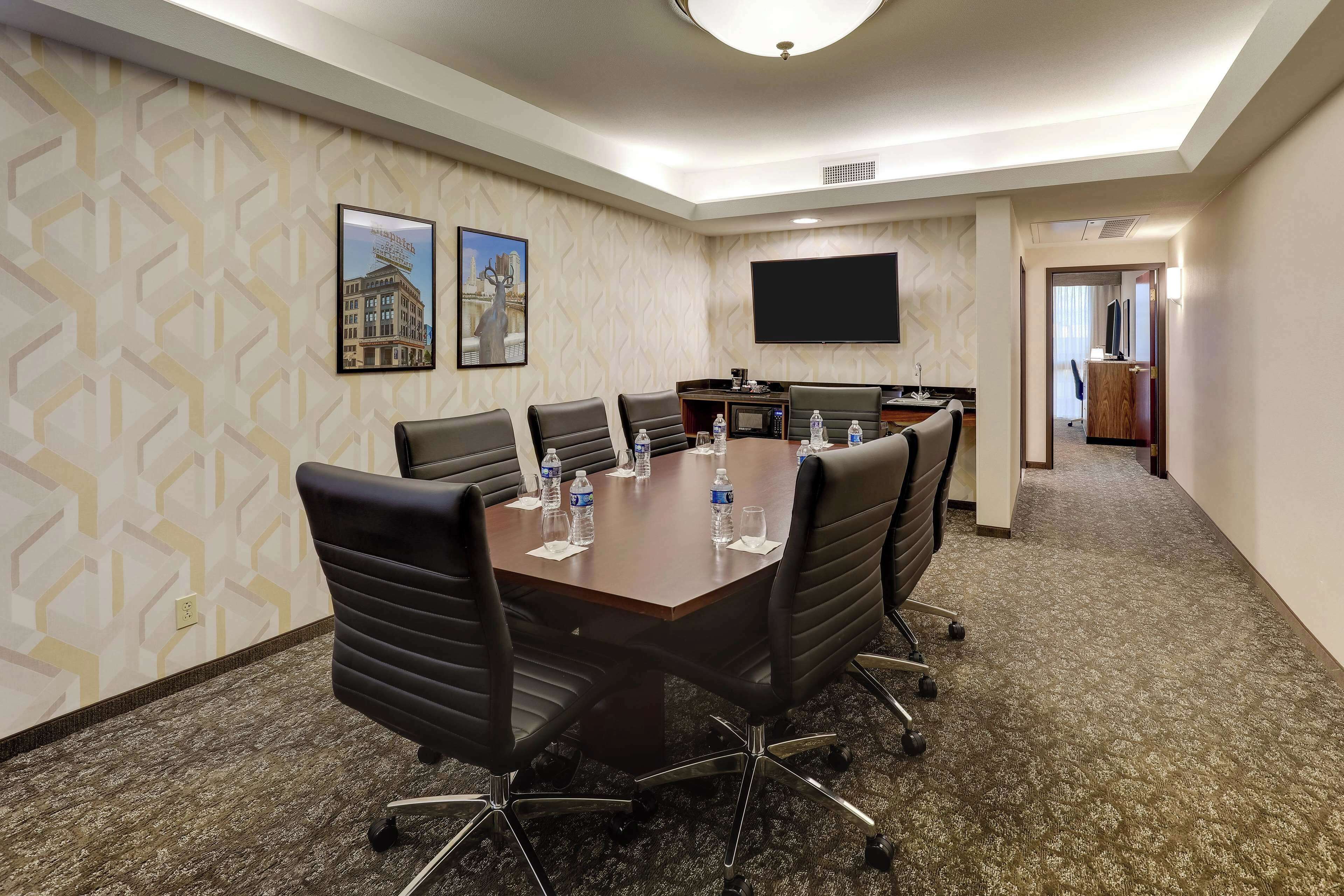 Room, 1 King Bed, Accessible (Meeting, Tub, 2 Rooms) | Pillowtop beds, desk, laptop workspace, blackout drapes