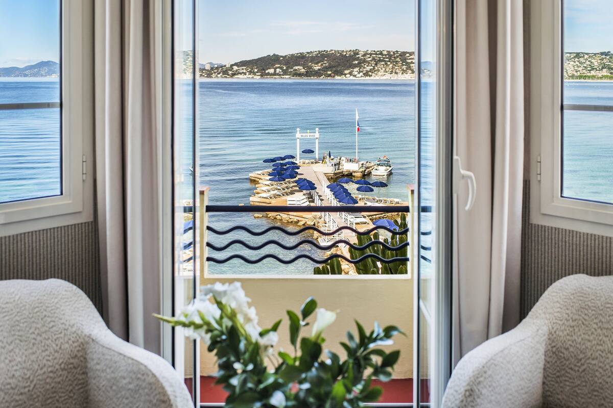 premium bedding, minibar, in-room safe, individually decorated