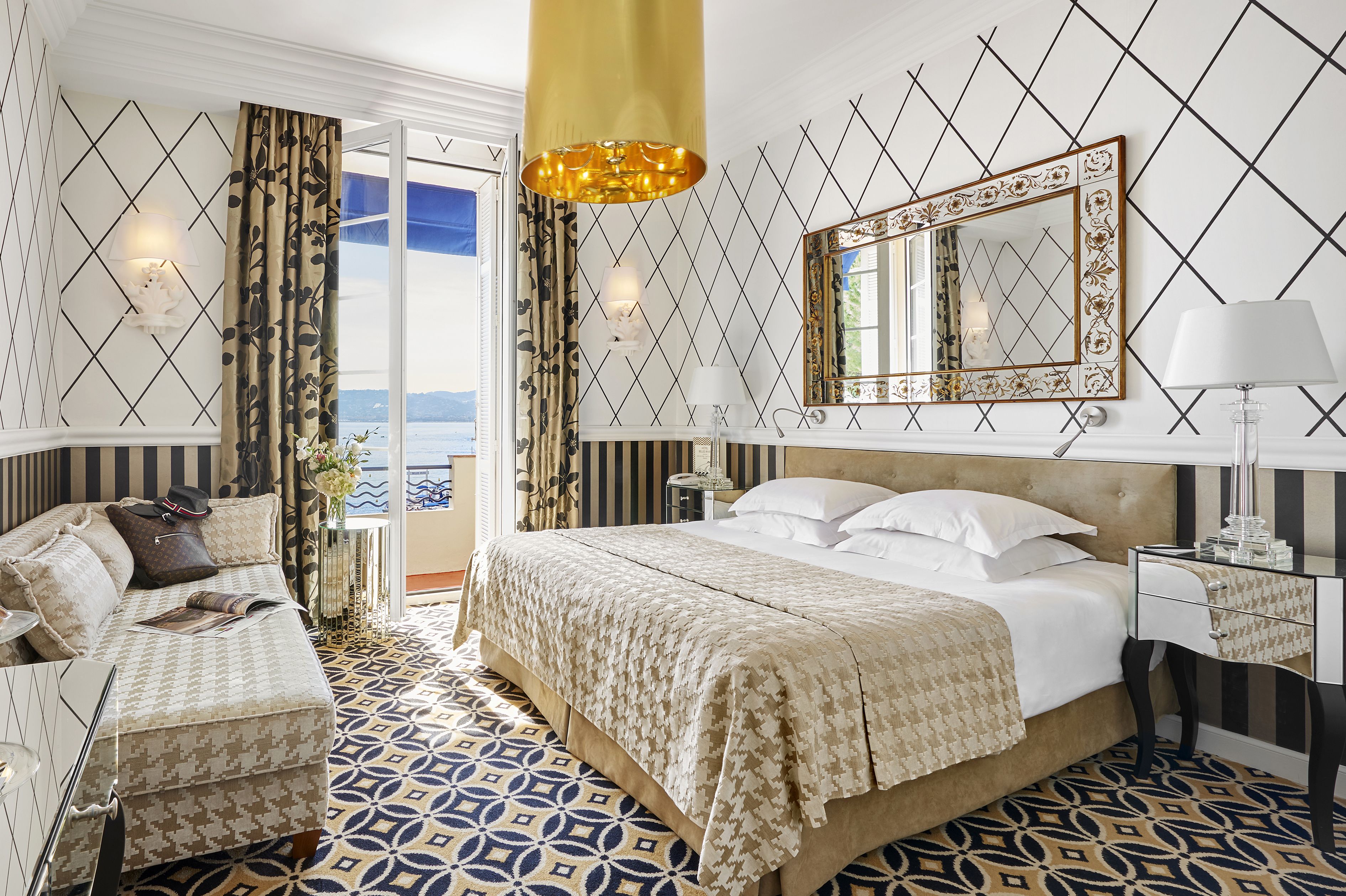 Camera Deluxe, vista mare | Biancheria da letto di alta qualità, minibar, una cassaforte in camera