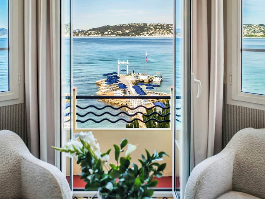 Ropa de cama de alta calidad y minibar