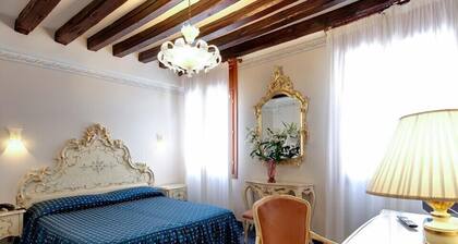 Hotel Diana