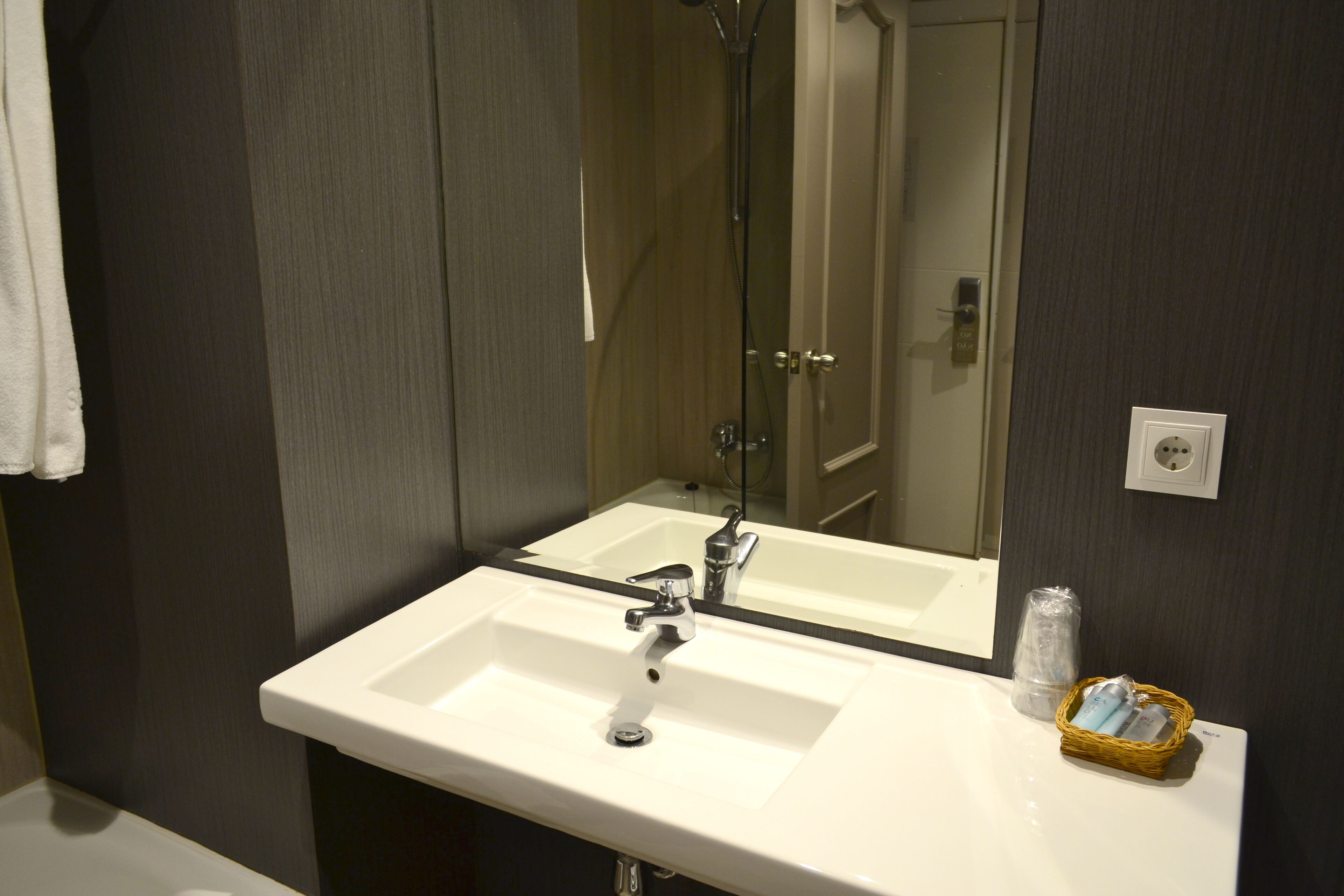 triple room | bathroom | rainfall showerhead, hair dryer, towels