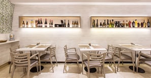 Bar (en el alojamiento)