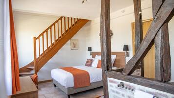 Duplex (Triple Room) | Minibar, in-room safe, desk, soundproofing