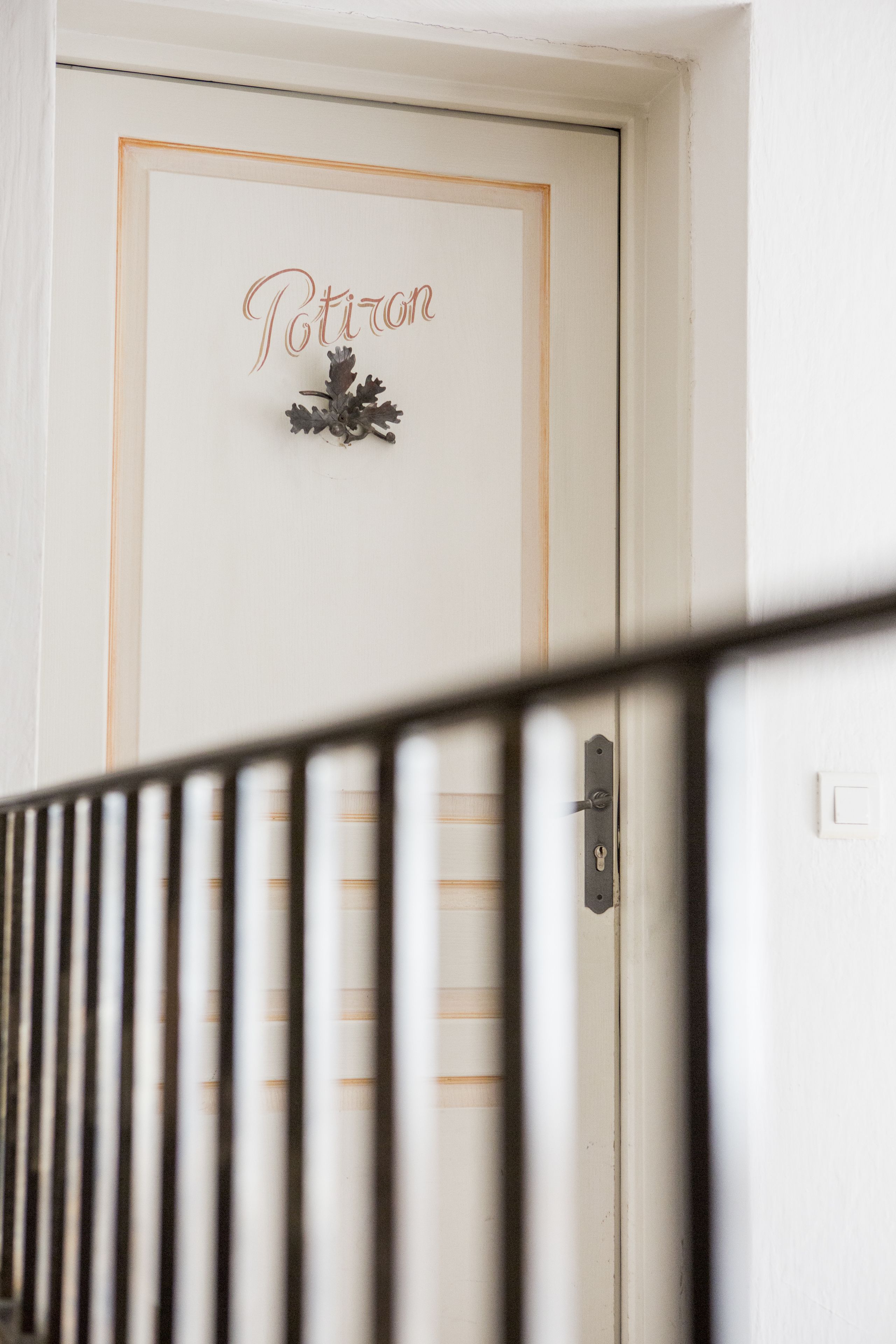 standard room | premium bedding, minibar, in-room safe, desk