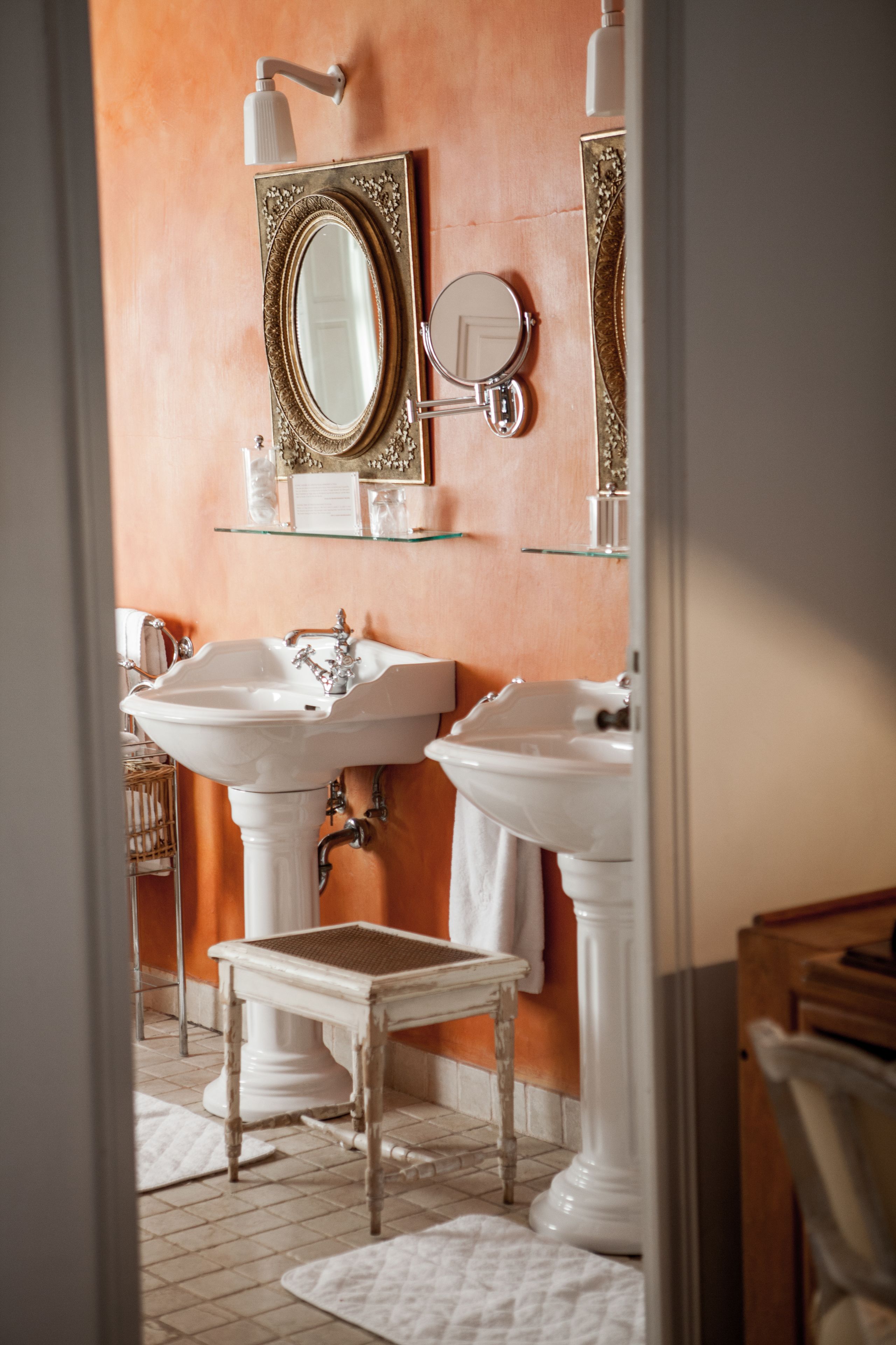 deluxe double room | premium bedding, minibar, in-room safe, desk