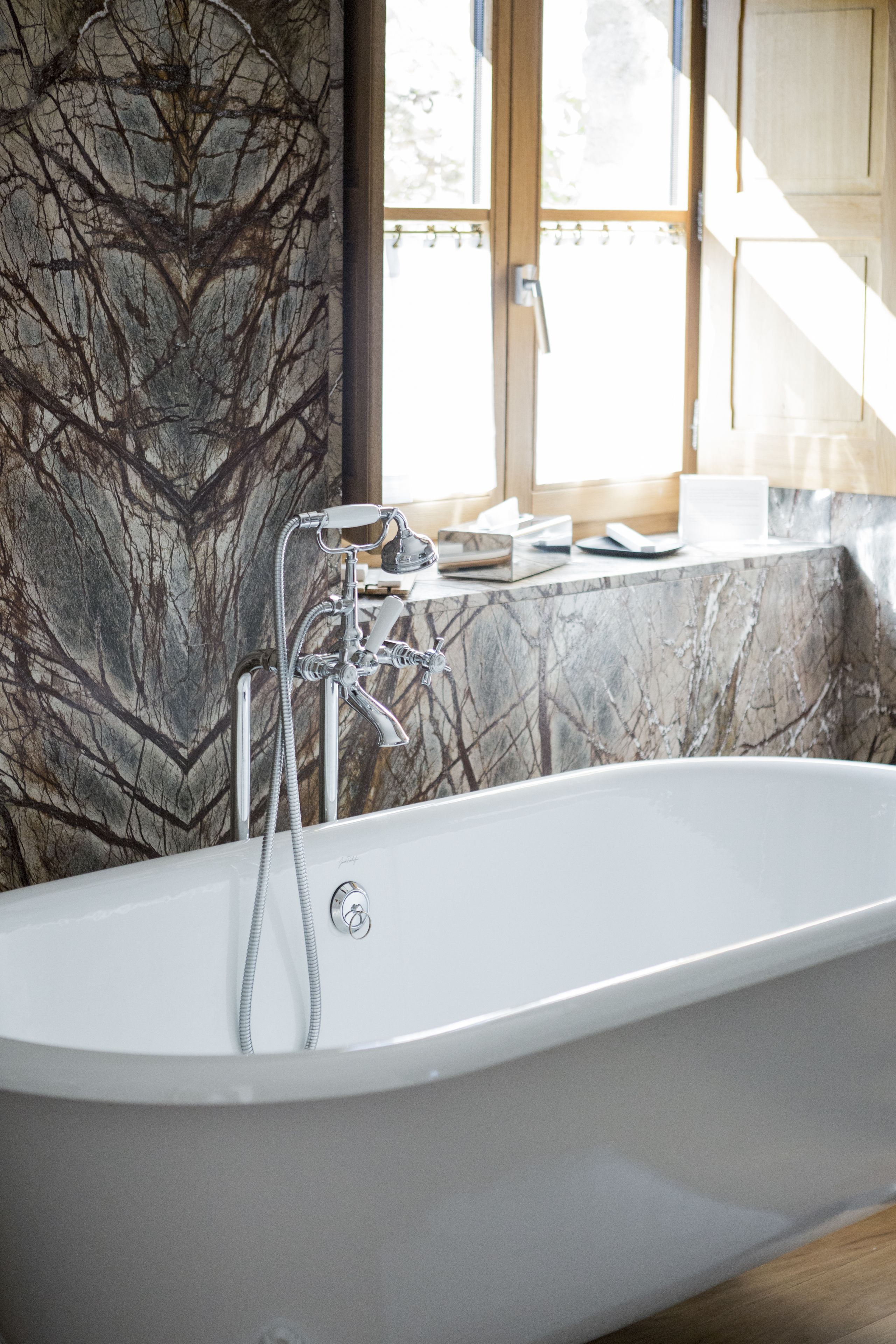 suite (prestige bastidon) | bathroom | bathtub, free toiletries, bathrobes, slippers