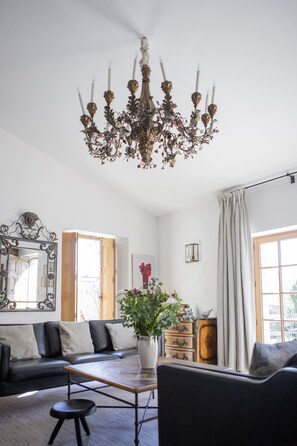 Suite (Prestige Bastidon) | Living area