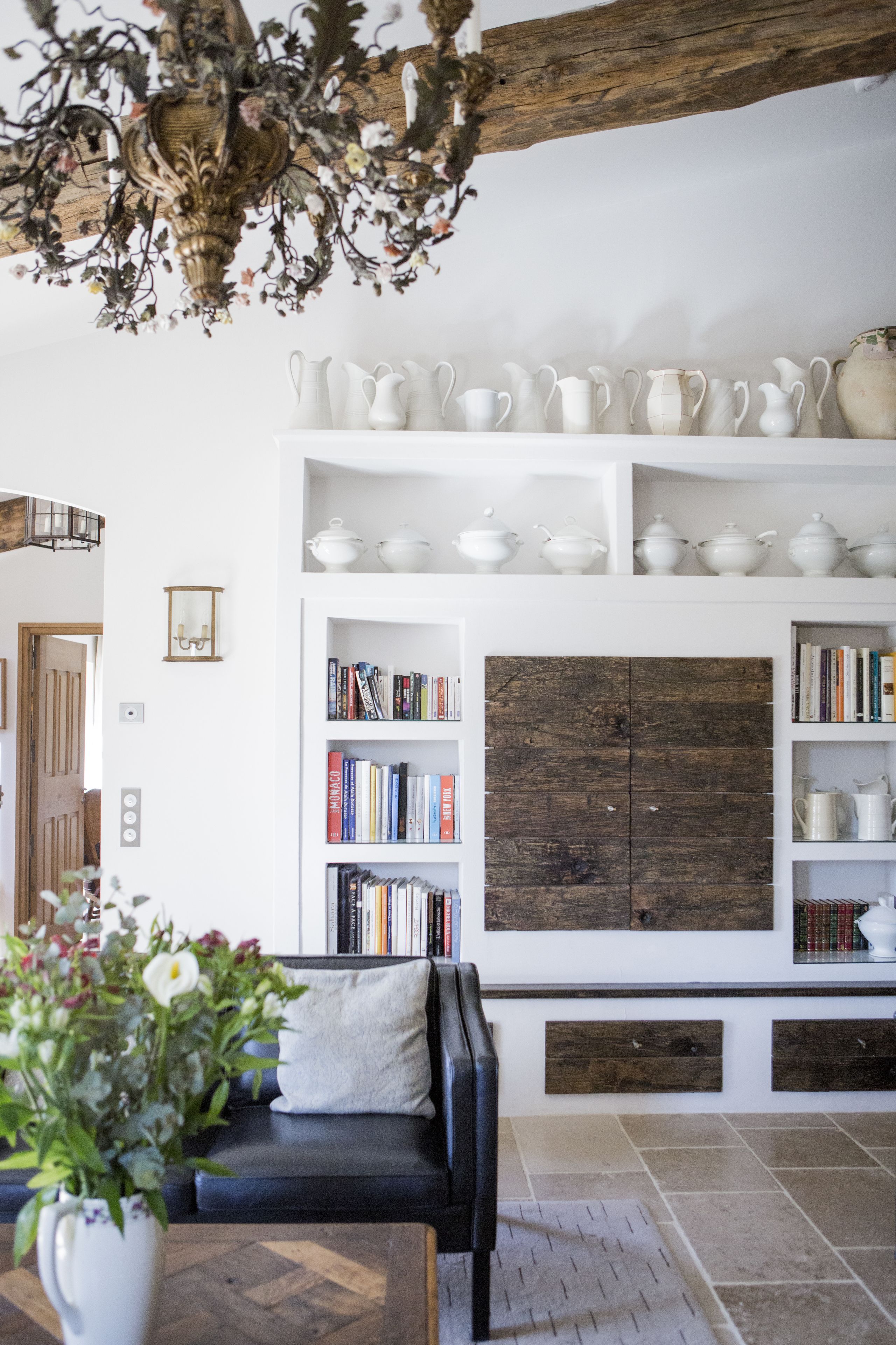 suite (prestige bastidon) | living area | 0-inch flat-screen tv with digital channels, tv, dvd player