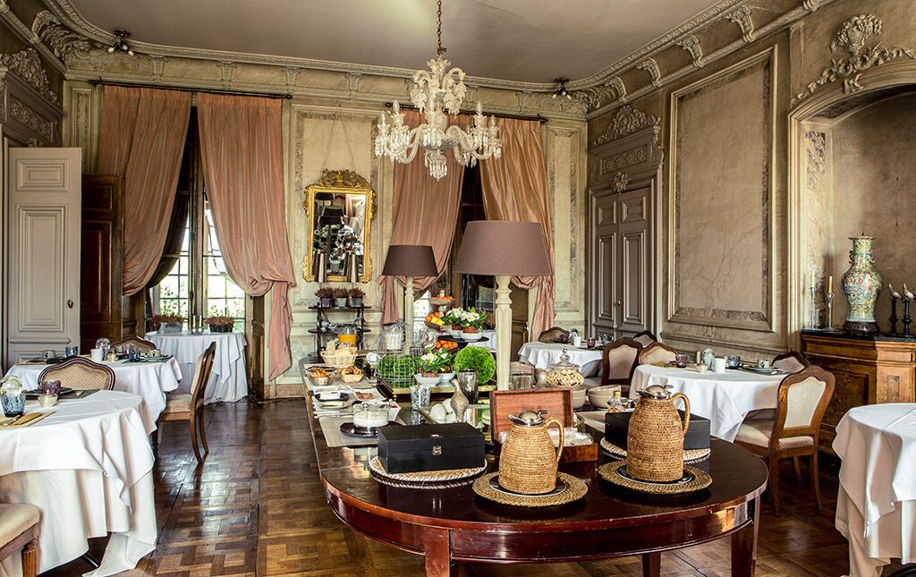 daily buffet breakfast (eur 18 per person)