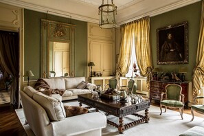 Lobby lounge - Château des Briottières (Les Hauts-d'Anjou)