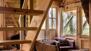 Cabin Lodge | Living room | TV