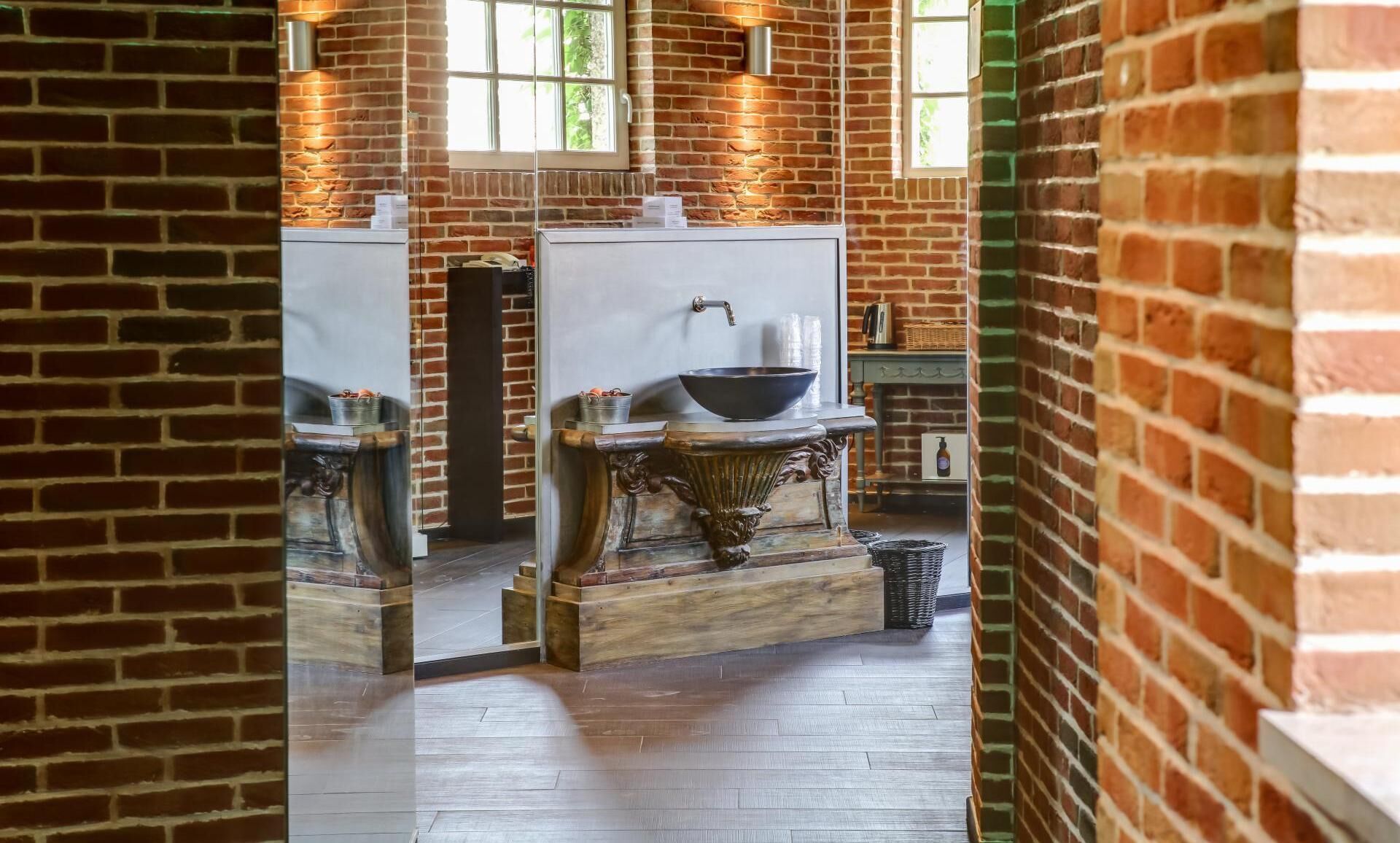 couples treatment room(s), sauna, hot tub, turkish bath/hammam