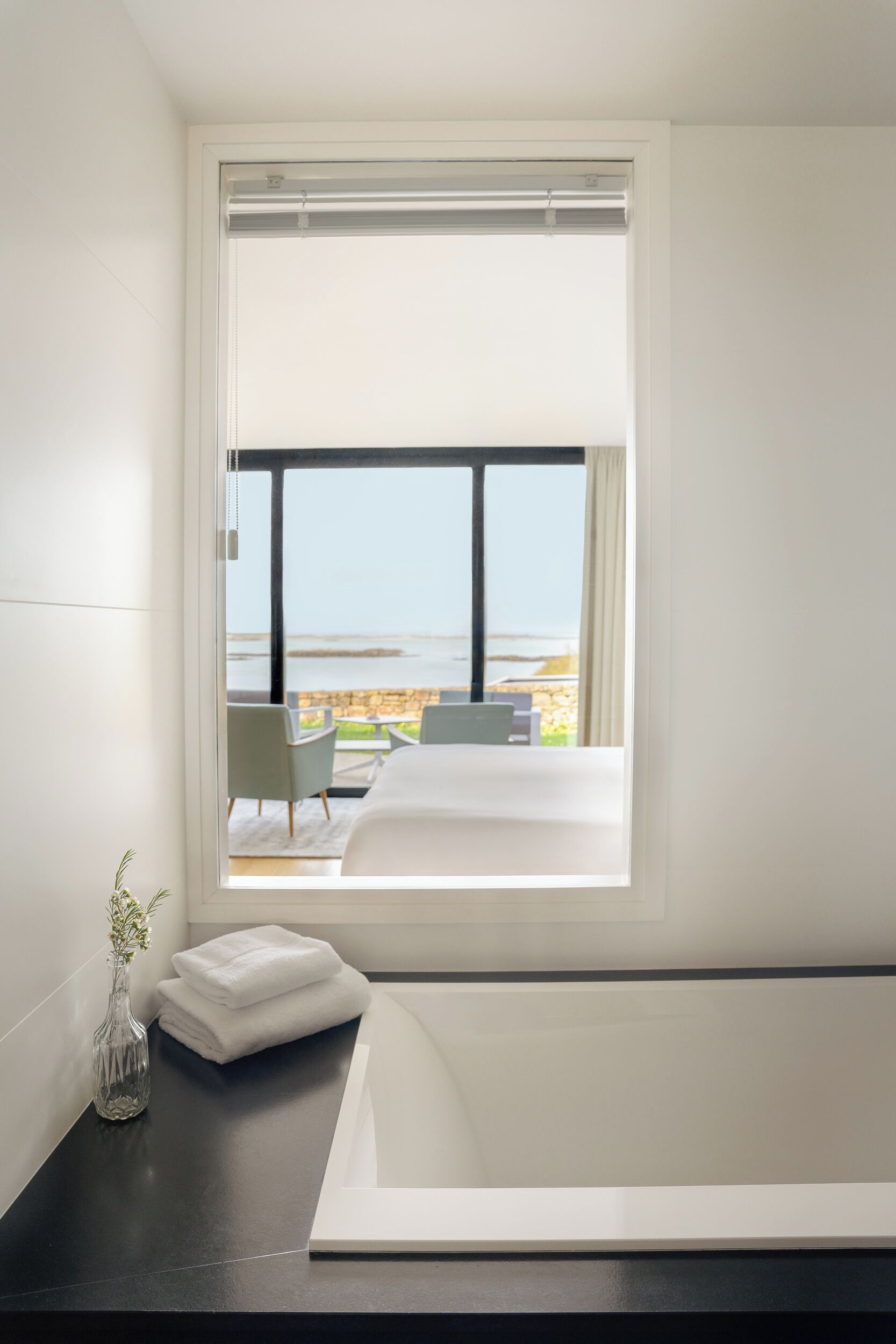 Terrasse Signature, vue Mer | Salle de bain | Articles de toilette gratuits, sèche-cheveux, peignoirs, chaussons