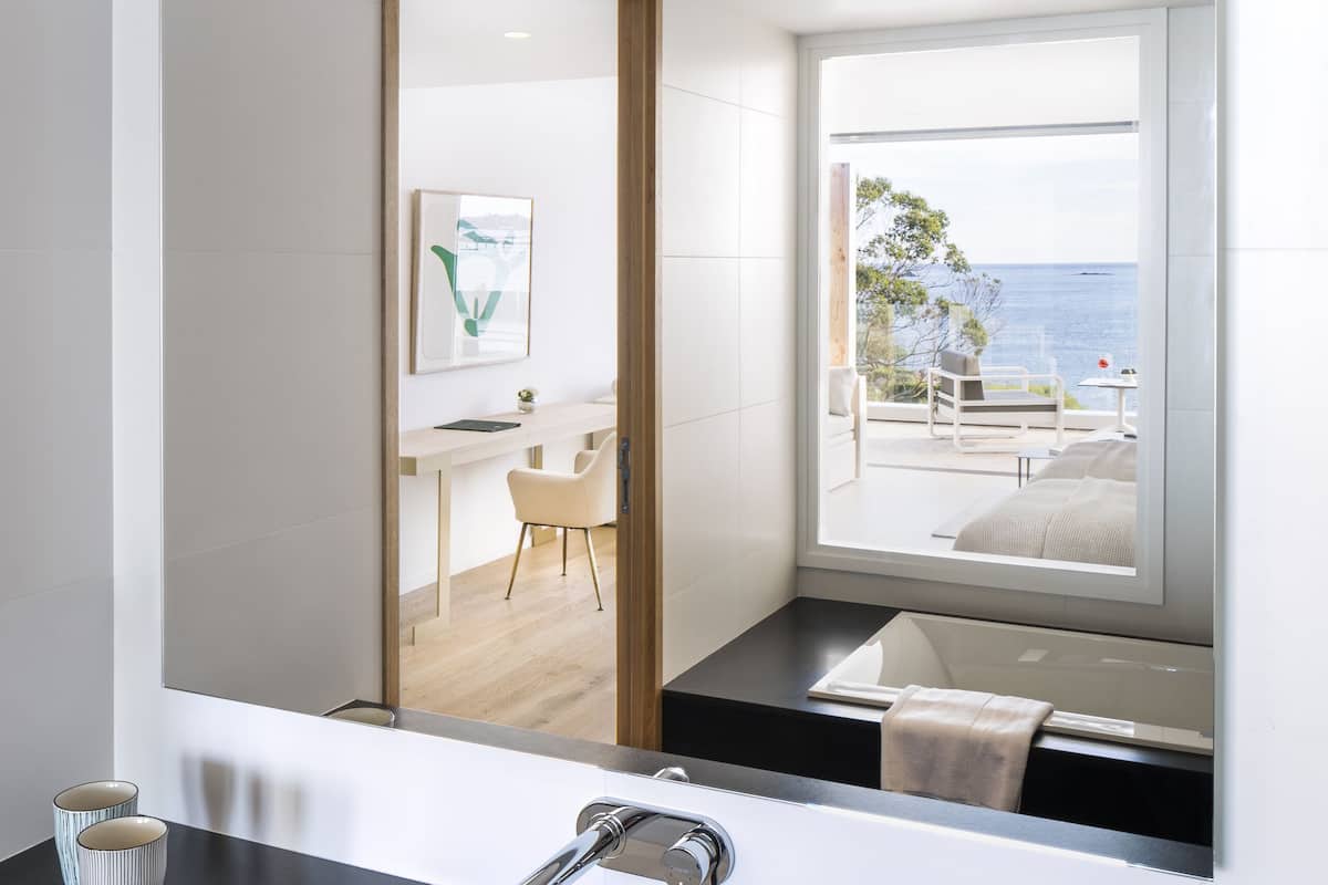 suite, sea, villa | bathroom | free toiletries, hair dryer, bathrobes, slippers