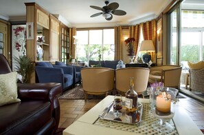 Lounge - Hôtel de l'Olivier (Cannes)