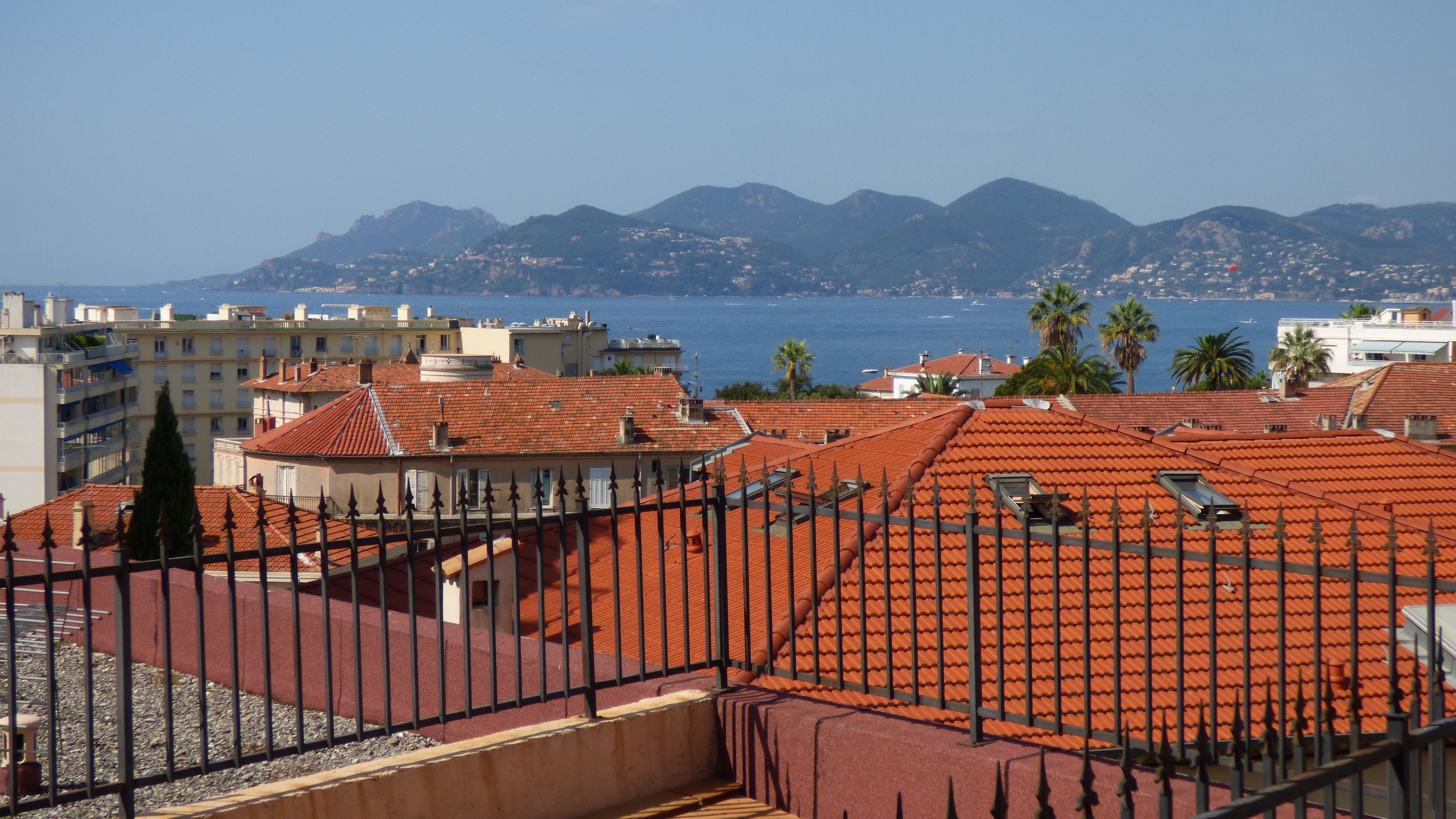 superior double room | premium bedding, in-room safe, individually decorated, desk