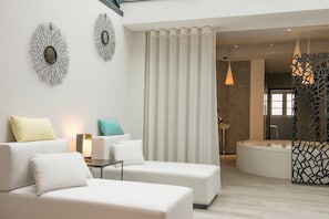 Sales de tractament per a parelles, sauna i banyera d'hidromassatge
