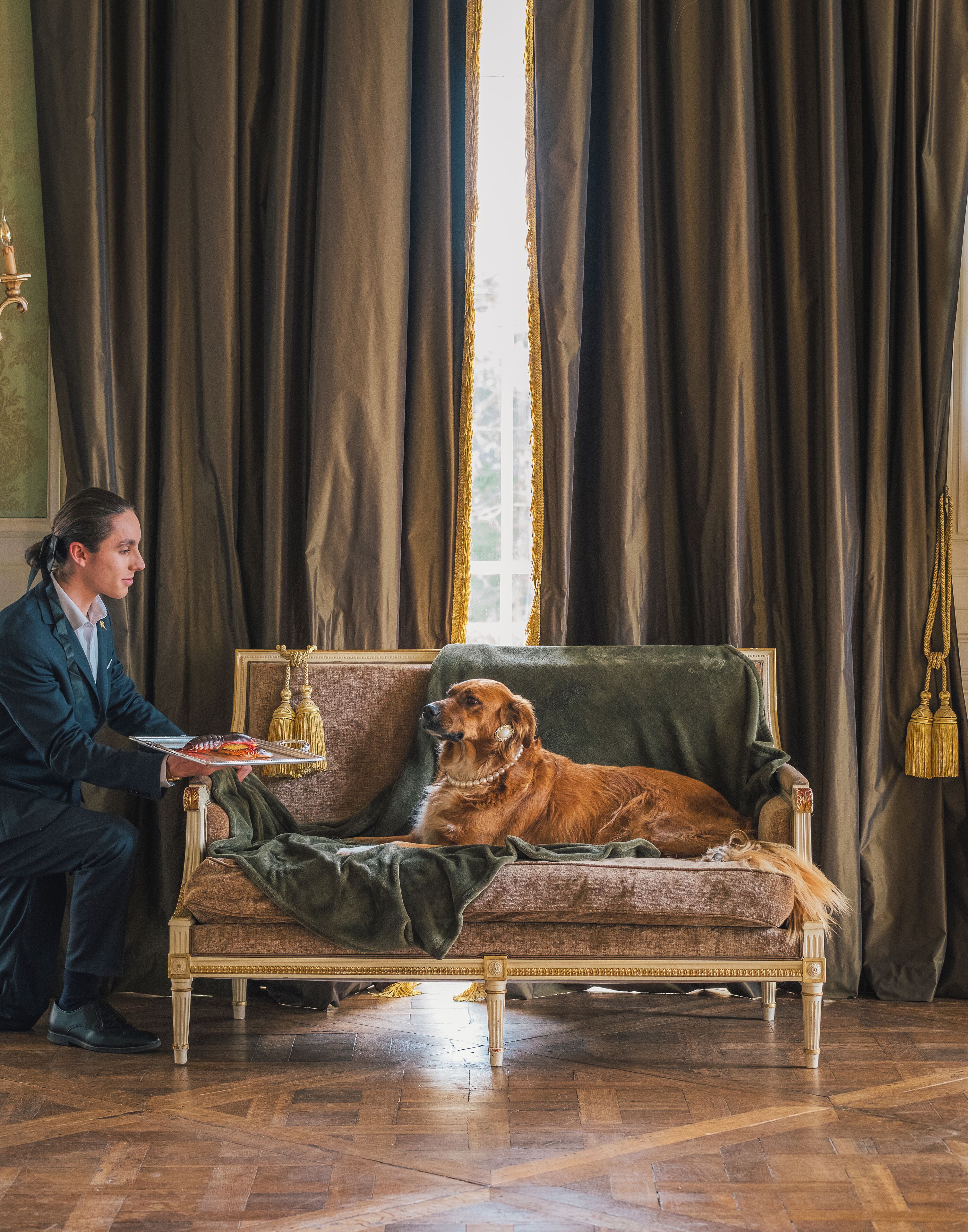 3 restaurants, breakfast, lunch, dinner served; french cuisine