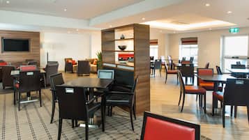 Breakfast and dinner served