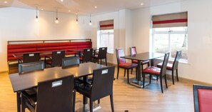 Free daily buffet breakfast - Holiday Inn Express Bristol - Filton by IHG (Bristol)
