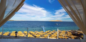 Playa privada y servicio gratuito de transporte a la playa