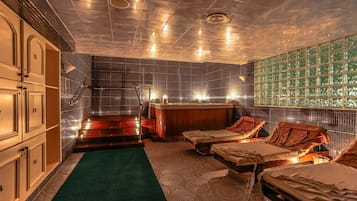 Sauna, hot tub, steam room, Turkish bath/hammam, body treatments
