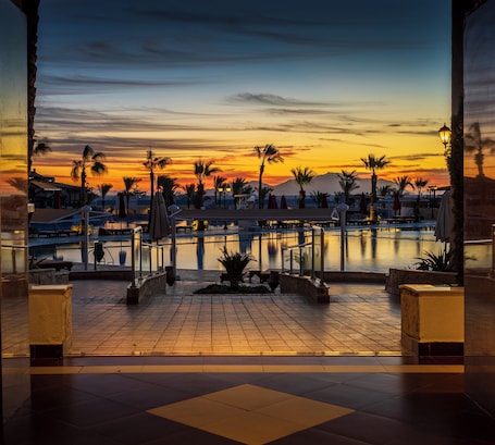 5 outdoor pools, open 8:00 AM to 6:00 PM, cabanas (surcharge)