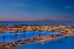 5 outdoor pools, open 8:00 AM to 6:00 PM, pool cabanas (surcharge)