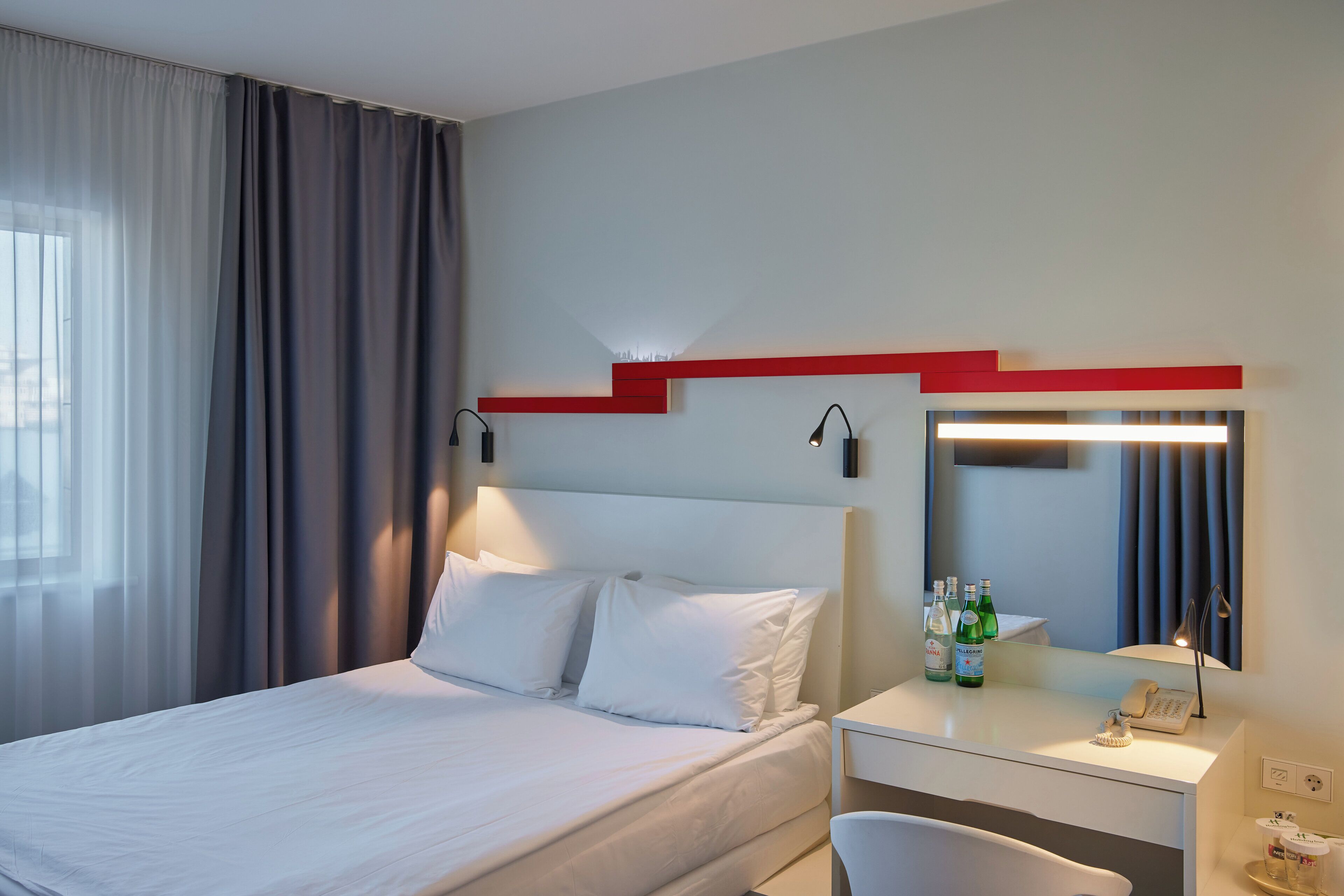 1 bedroom, premium bedding, minibar, desk