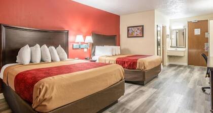 Perry Inn & Suites By Capital O National Fairground GA I 75