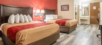 Perry Inn & Suites By Capital O National Fairground GA I 75