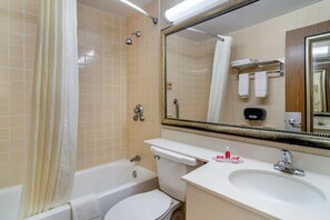 Free toiletries, hair dryer, towels - Perry Inn & Suites National Fairground I 75 (Perry)