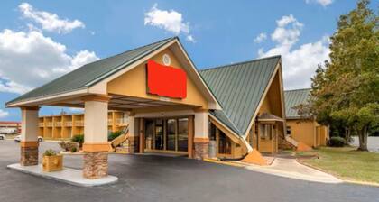 Perry Inn & Suites By Capital O National Fairground GA I 75