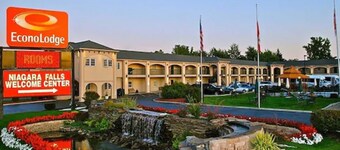Econo Lodge At The Falls North