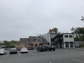 Sports bar