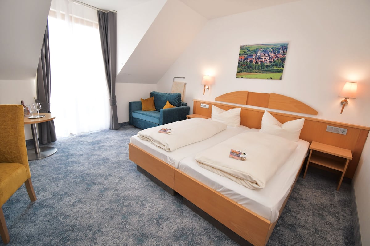 Camera Premium con letto matrimoniale o 2 letti singoli, 1 camera da letto | Biancheria da letto di alta qualità, materassi in memory foam