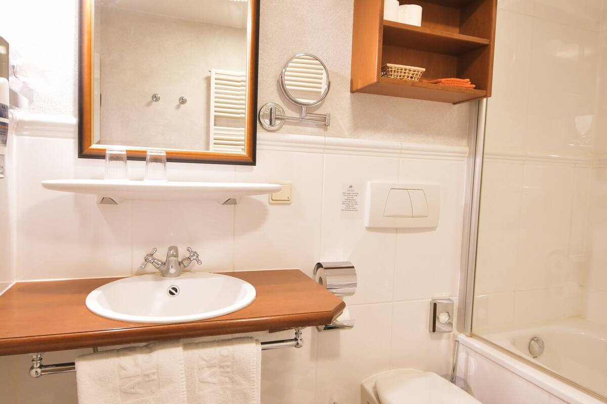 premium bedding, memory-foam beds, in-room safe, desk