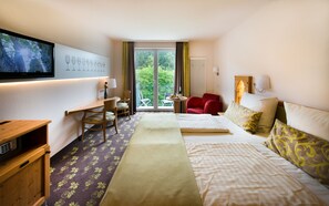 Comfort Double Room | Hypo-allergenic bedding, minibar, in-room safe, individually furnished