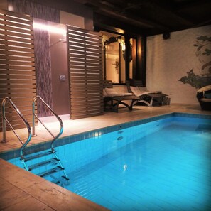 Exercise/lap pool